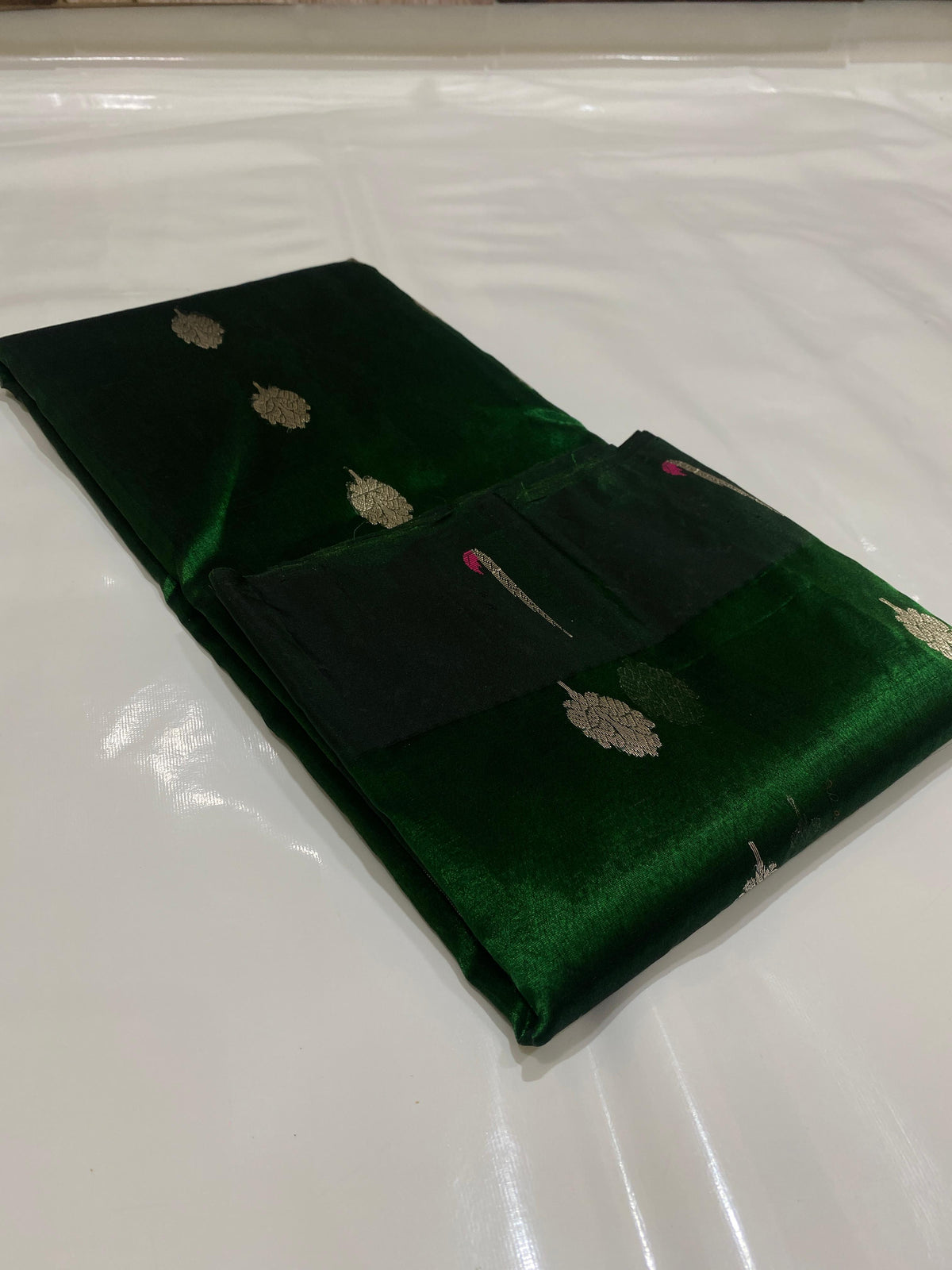 Premium Emerald Green Tissue Silk Chanderi Saree with Zari Zari Buti Work