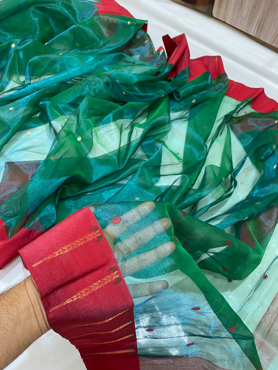 Zaree Weaving Muniya Border Chanderi Silk Saree | Green & Red
