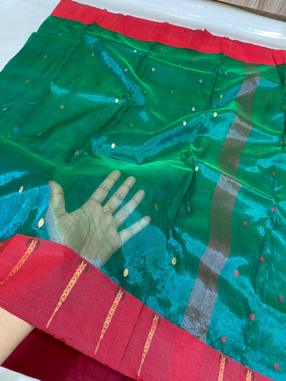Zaree Weaving Muniya Border Chanderi Silk Saree | Green & Red