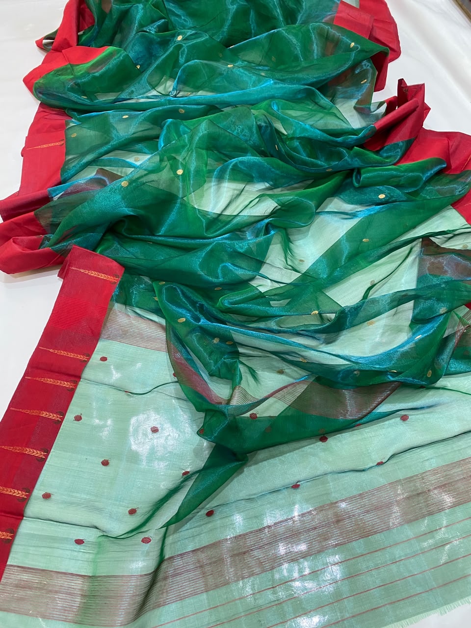 Zaree Weaving Muniya Border Chanderi Silk Saree | Green & Red