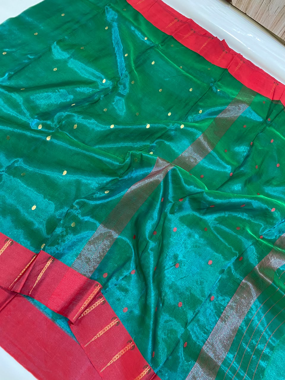 Zaree Weaving Muniya Border Chanderi Silk Saree | Green & Red