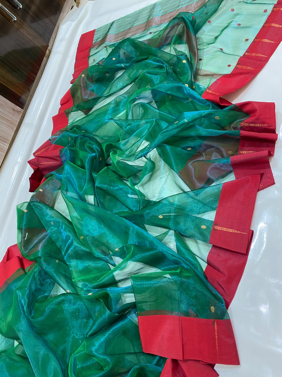 Zaree Weaving Muniya Border Chanderi Silk Saree | Green & Red