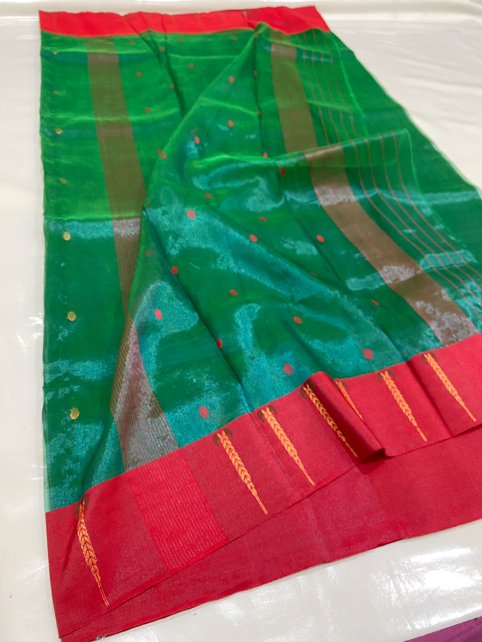 Zaree Weaving Muniya Border Chanderi Silk Saree | Green & Red